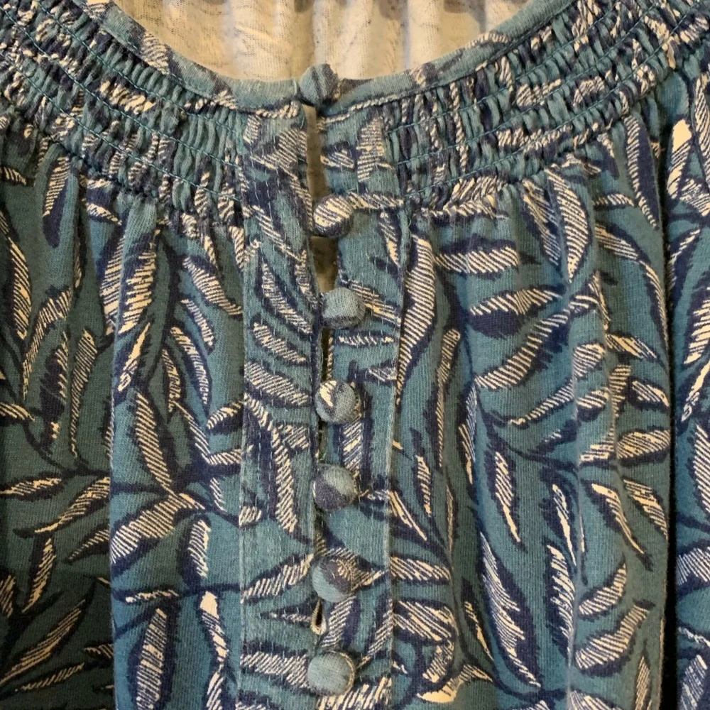 Wonderly Teal Leaf Pattern Blouse - Picture 3 of 7